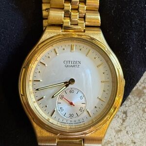 NEW-Citizen Gold Quartz Watch
